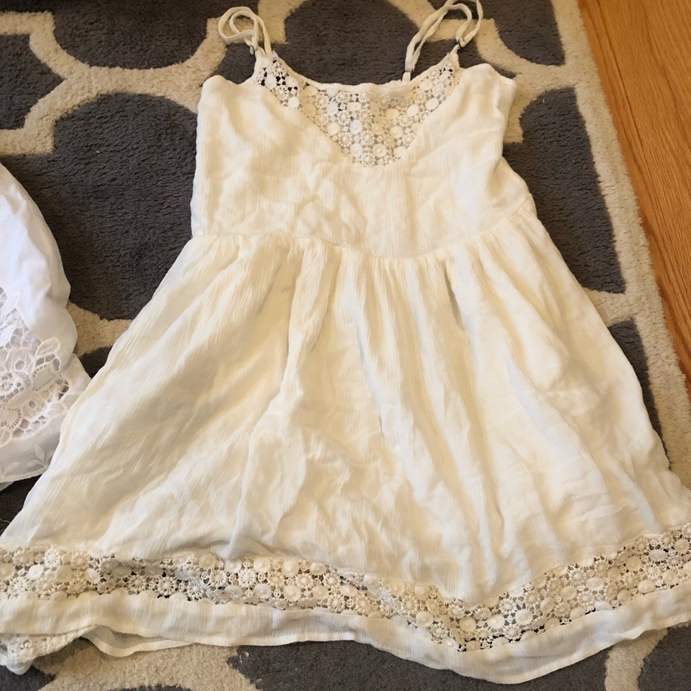 Forever 21 off-white dress. Size Small.